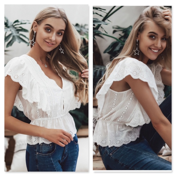 White Eyelet Ruffle Detail V-Neck Buttoned Top - Picture 4 of 8